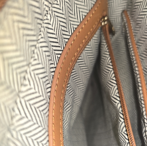 Urban Expression Purse - Picture 5 of 5